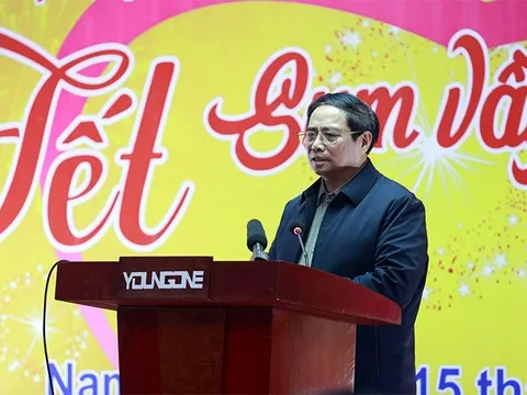 Thủ tướng dự Chương trình 'Tết Sum vầy - Xuân gắn kết' tại Nam Định