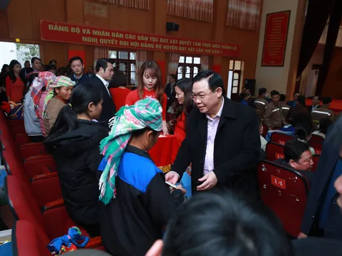 Những hình ảnh ấn tượng trong chuyến thăm và chúc Tết của chủ tịch Quốc hội Vương ĐÌnh Huệ tại Lào Cai