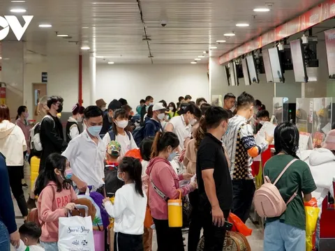 Hơn 130 ngàn người rời TP HCM với 895 chuyến bay