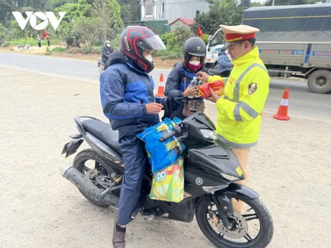 Các địa phương hỗ trợ người dân vui xuân đón Tết