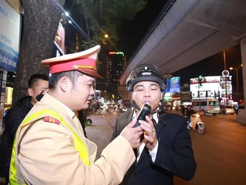CSGT sẽ kiểm tra nồng độ cồn cả ngày lẫn đêm trong dịp Tết