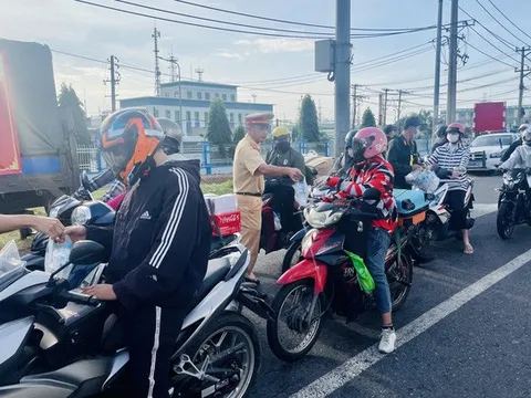 Đảm bảo an toàn giao thông cho người dân trở lại nơi làm việc, học tập sau Tết