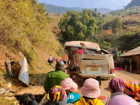 Sơn La: Xe chở khách đi đám cưới gặp nạn khiến nhiều 3 người tử vong