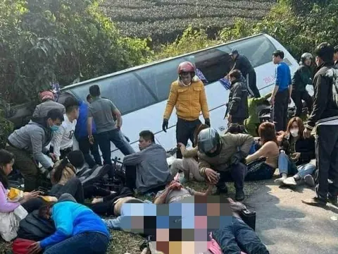 Vụ lật xe khách ở Phú Thọ: Mổ thành công lấy thai nhi 8 tháng