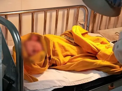 Kịp thời cứu cháu bé sơ sinh bị bỏ rơi trên tàu hoả