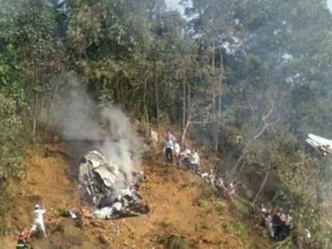 Máy bay quân sự rơi ở sân bay Yên Bái, một phi công hy sinh