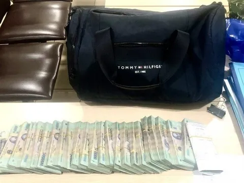 Hành khách bỏ quên 1,2 tỷ đồng ở sân bay Nội Bài