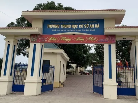 Bắc Giang: Thông tin chính thức vụ nữ sinh lớp 7 tự sinh con trong nhà tắm