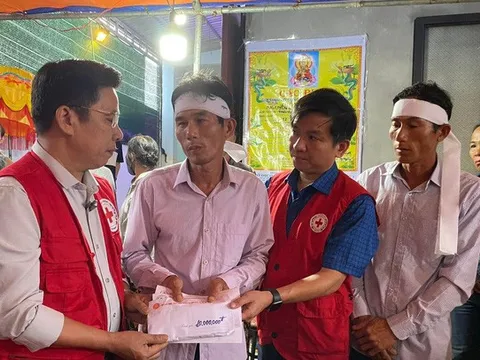 Hội Chữ thập đỏ tỉnh Quảng Ngãi, Quảng Nam: Thăm hỏi gia đình nạn nhân trong vụ tai nạn khiến 10 người tử vong
