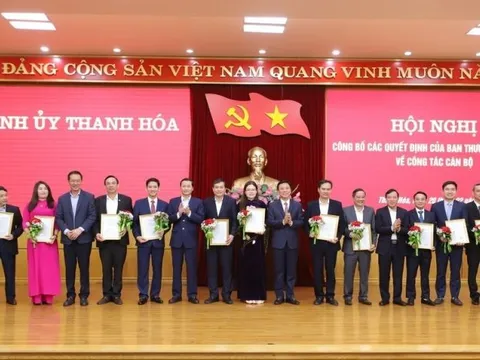 Thanh Hóa: Nhiều lãnh đạo chủ chốt được Ban Thường vụ Tỉnh ủy trao quyết định điều động, bổ nhiệm