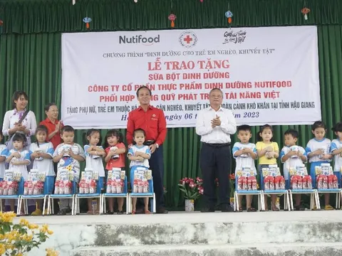 Hậu Giang: Hỗ trợ dinh dưỡng cho trẻ em nghèo, khuyết tật
