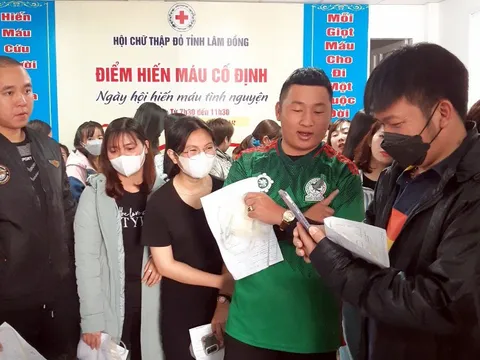 Đà Lạt: 250 người tham gia chương trình “Trao giọt hồng, trao yêu thương”