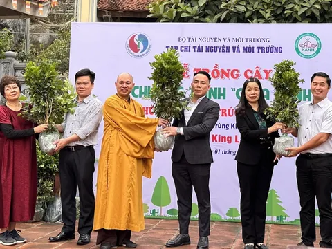 Tạp chí Tài nguyên và Môi trường trồng 1008 cây tại chùa Phật Tích Trúc Lâm Bản Giốc, Cao Bằng
