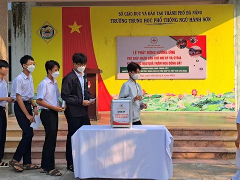 Đà Nẵng: Hội Chữ thập đỏ quận và Trường THPT Ngũ Hành Sơn ủng hộ nhân dân Thổ Nhĩ Kỳ và Xy-ri