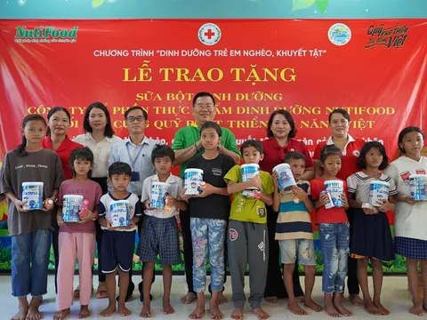 Hội Chữ thập đỏ Bình Phước đồng hành với trẻ em nghèo, khuyết tật