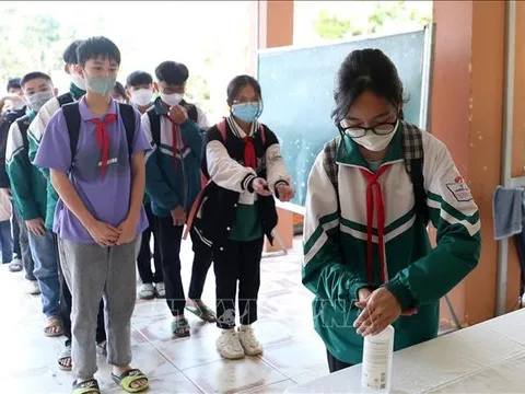 Ca mắc COVID-19 tăng nhanh, các địa phương tăng cường ứng phó