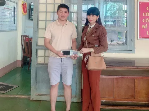 Thanh niên nhặt được túi xách có 30 triệu đồng trả lại người đánh rơi