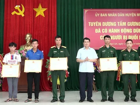 Thanh Hóa: Khen thưởng các cá nhân dũng cảm cứu nữ sinh đuối nước