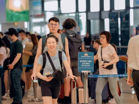 Nội Bài nâng mức kiểm soát an ninh khi lượng hành khách qua sân bay đạt gần 100.000 người