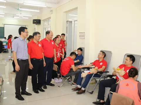 Gần 700 cán bộ, giảng viên, sinh viên Trường Đại học Y Dược Hải Phòng tham gia hiến máu tình nguyện