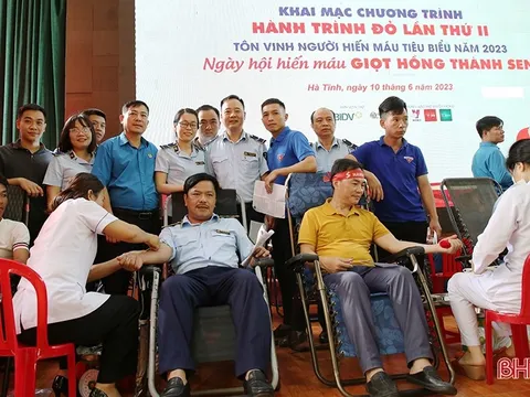 Hà Tĩnh tôn vinh 20 tập thể, cá nhân hiến máu tiêu biểu