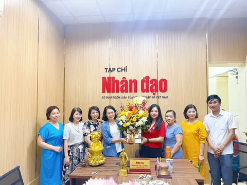 Lãnh đạo Hội CTĐ Việt Nam chúc mừng Tạp chí Nhân đạo nhân dịp kỷ niệm 98 năm Ngày Báo chí Cách mạng Việt Nam