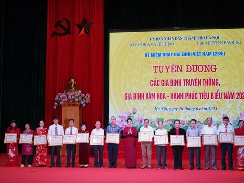 Tuyên dương 90 gia đình văn hoá tiêu biểu của Thủ đô