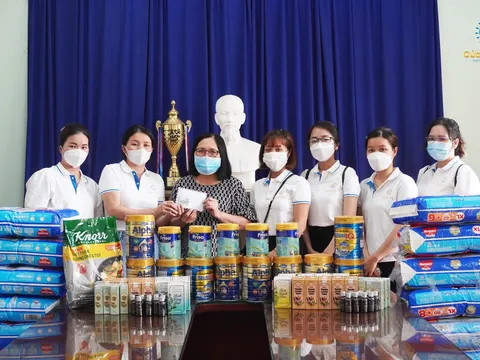 Công ty Cổ phần đào tạo và phát triển kỹ năng sống S-Life thăm và tặng quà cho trẻ em có hoàn cảnh đặc biệt