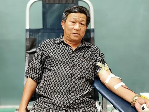 Làm thiện nguyện “bằng máu”