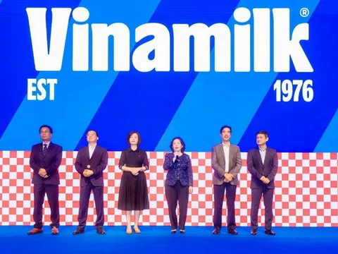 Nhận diện thương hiệu mới của Vinamilk “Phủ xanh” mạng xã hội