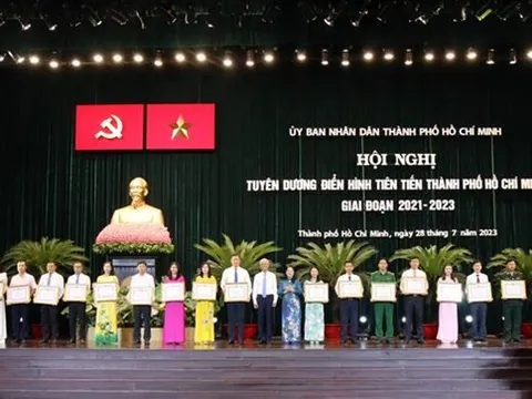 TP.HCM tuyên dương 142 cá nhân và tập thể điển hình tiên tiến