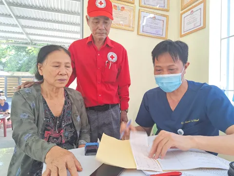 Đà Nẵng: Khám và tư vấn bệnh miễn phí cho 300 người có công cách mạng, gia đình chính sách, người cao tuổi.