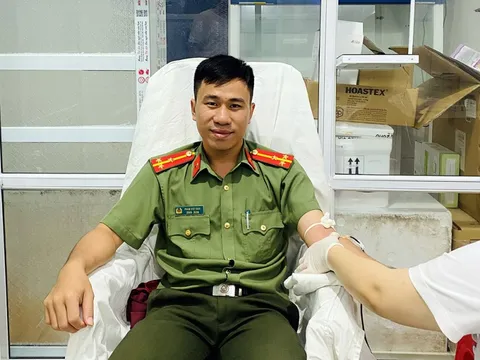 Bí thư đoàn Công an huyện hiến máu cứu sản phụ nguy kịch