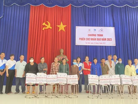 Chợ nhân đạo - hoạt động ý nghĩa cho người dân