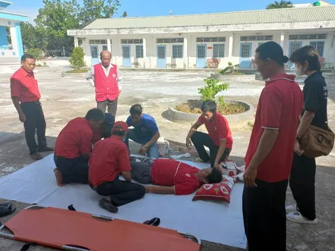 Kiên Giang: Hòn Đất tập huấn kỹ năng sơ cấp cứu hưởng ứng Ngày Sơ cấp cứu Thế giới năm 2023