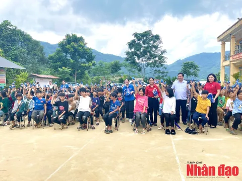 Thầy trò điểm trường vùng cao phấn khởi trong ngày khởi công xây dựng Bếp ăn bán trú mới