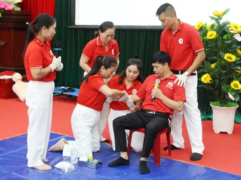 Bắc Giang: Đội huyện Việt Yên giành giải Xuất sắc hội thi kỹ thuật sơ cấp cứu cho tình nguyện viên Chữ thập đỏ