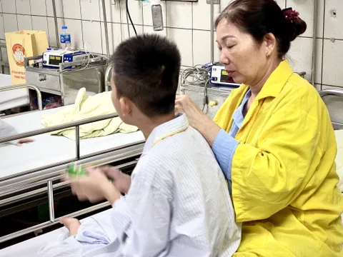 Hà Nội hỗ trợ, chăm sóc trẻ mồ côi trong vụ cháy chung cư mini 100 triệu đồng/cháu