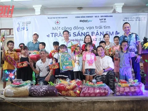 Thanh Hoá: Trao 160 suất quà cho trẻ em có hoàn cảnh khó khăn xã Phượng Nghi