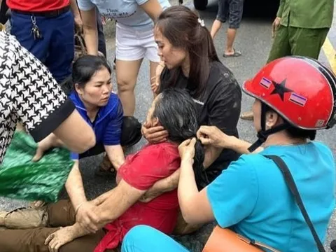 Nghệ An: Giải cứu 2 cô giáo bị sạt lở đất vùi lấp trên đường đi dạy về