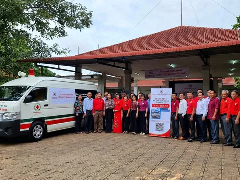 TP Cần Thơ tổ chức lễ ra mắt hoạt động xe chuyển bệnh nhân đạo