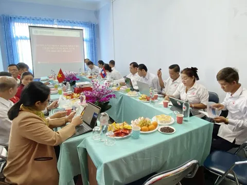 Hội Chữ thập đỏ tỉnh Kon Tum làm việc với Tổ chức Chữ thập đỏ tỉnh Attapư (Lào)