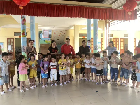 Hội Chữ thập đỏ Ninh Bình chung tay vì sự phát triển toàn diện của trẻ em.