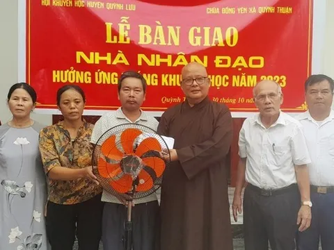 Nghệ An: Bàn giao 2 căn nhà nhân đạo cho hộ nghèo