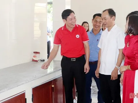 Bàn giao bếp ăn bán trú cho trường mầm non ở huyện miền núi Hà Tĩnh