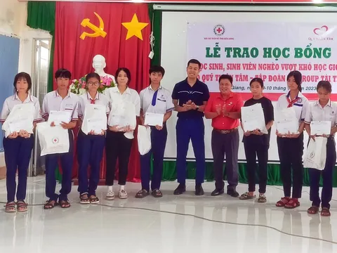 Kiên Giang: Trao học bổng Quỹ Thiện Tâm cho các em học sinh, sinh viên nghèo trên địa bàn tỉnh