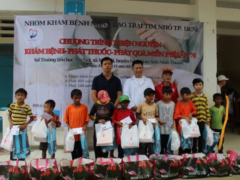 Ninh Thuận: Khám bệnh, cấp phát thuốc miễn phí và tặng quà cho 500 học sinh, hộ nghèo