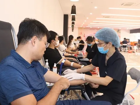 Tổ chức hiến máu tình nguyện tại Điểm sinh hoạt văn hoá công nhân