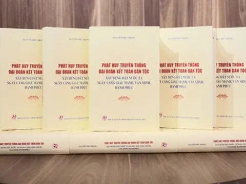 Phát huy truyền thống đại đoàn kết toàn dân tộc, xây dựng đất nước ta ngày càng giàu mạnh, văn minh, hạnh phúc