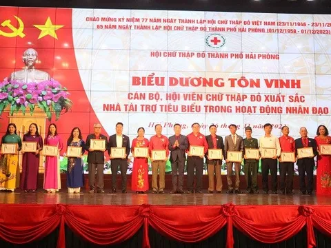 Biểu dương tôn vinh cán bộ, hội viên Chữ thập đỏ xuất sắc, Nhà tài trợ tiêu biểu trong hoạt động nhân đạo